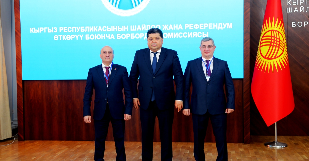Председатель ЦИК КР Тынчтык Шайназаров встретился с председателем ЦИК Армении Ваагном Овакимяном