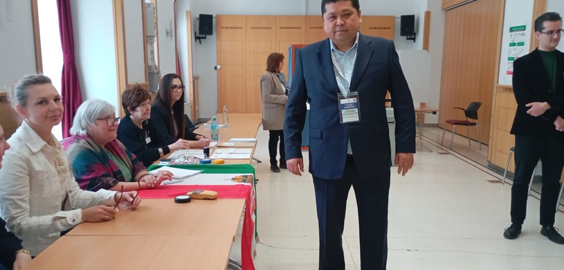 КР БШКнын төрагасы Т. Шайназаров Венгриянын Улуттук жыйынынын депутаттарын шайлоого байкоо жүргүзүүгө катышууда