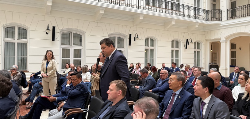 Председатель ЦИК КР Тынчтык Шайназаров принимает участие в программе наблюдения за парламентскими выборами в Венгрии