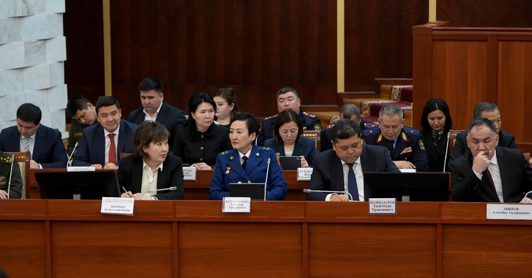 Состоялись парламентские слушания по проекту конституционного закона «О внесении изменений в конституционный Закон Кыргызской Республики «О выборах Президента Кыргызской Республики и депутатов Жогорку Кенеша Кыргызской Республики»