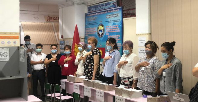 Бишкек, Ош жана Токмок шаарларында кеңештерге депутаттарды кайталап шайлоо башталды