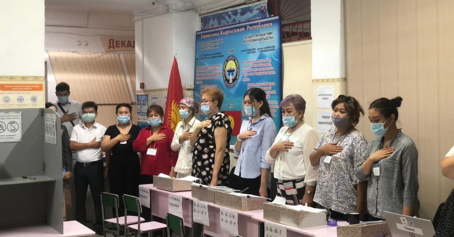 В городах Бишкек, Ош и Токмок начались повторные выборы депутатов в кенеши